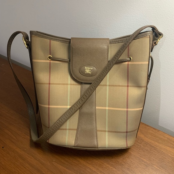 Burberry Bucket Bag - Authentic - Picture 2 of 14